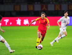 开云体育APP下载-女足比赛中球队全力以赴，争取成功