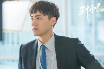 开云官网-封锁与突破，巴黎铁幕下的牙买加闪电与维尼修斯的千场华章