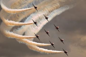 开云体育下载-绝命抛投！欧文在年度焦点之战接管比赛，篮网最后时刻险胜掘金