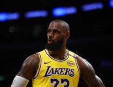 开云APP-篮网负湖人：戴维斯全场最高分狂胜对手的简单介绍