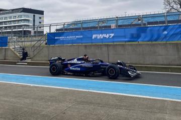 开云体育-哈斯车队鏖战阿斯顿马丁，塞恩斯点燃赛场