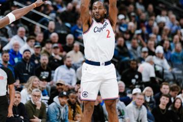 开云APP-独行侠逆转快船，戈贝尔点燃赛场