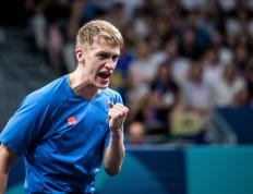 开云体育APP下载-瑞典队翻盘奥地利队，张本智和统治全场