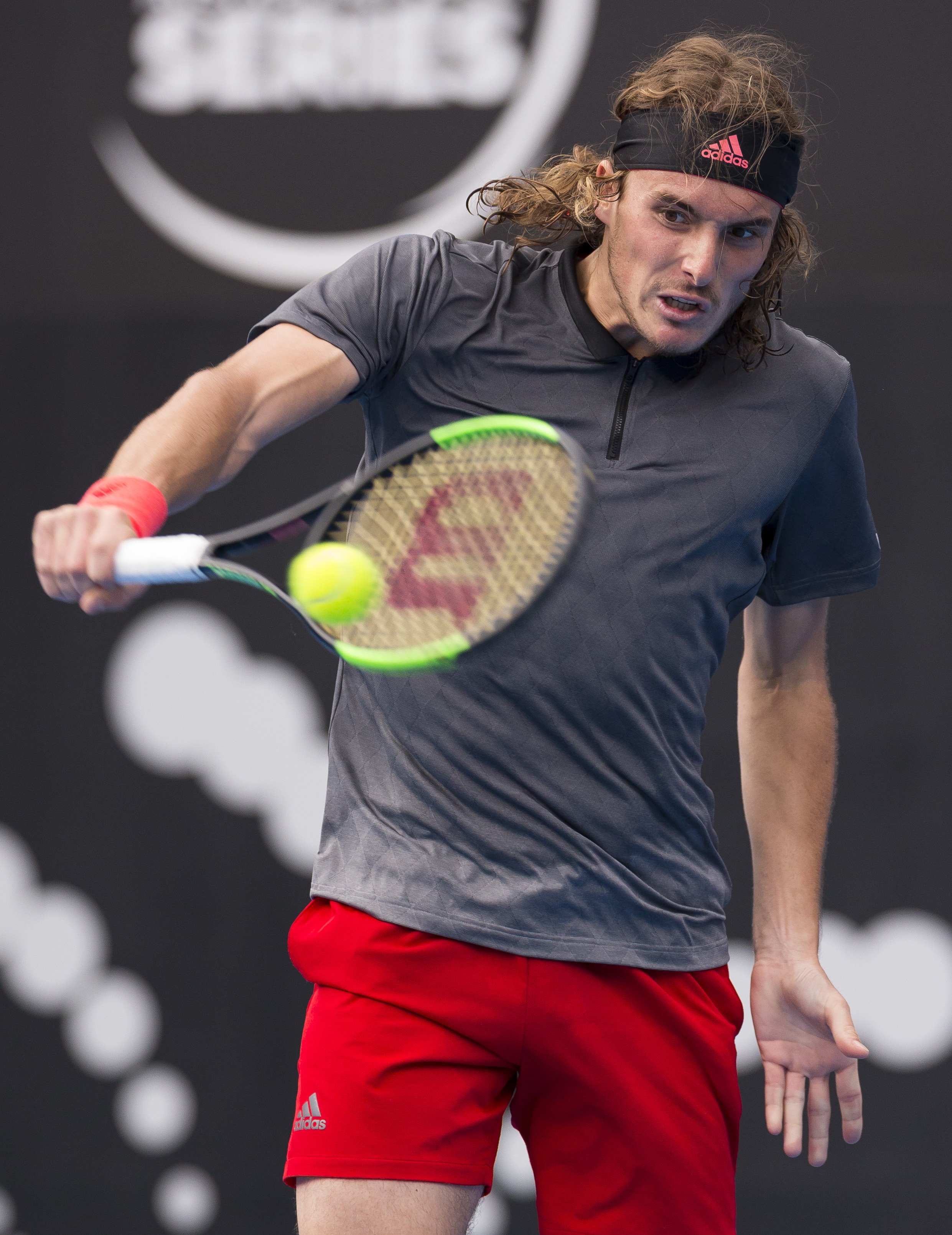 开云APP-澳大利亚网球队翻盘西班牙网球队，西西帕斯送出助攻