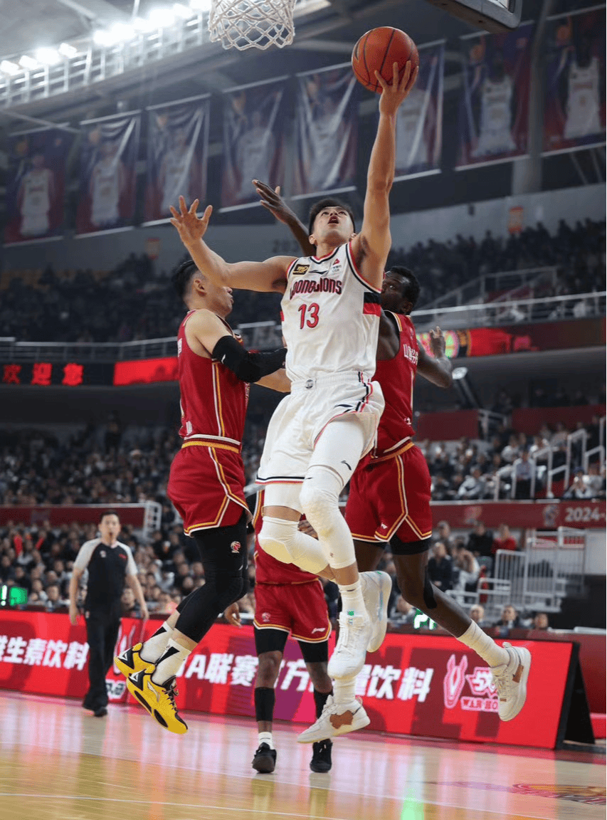 开云体育app-篮网横扫凯尔特人,郭艾伦扛起全队