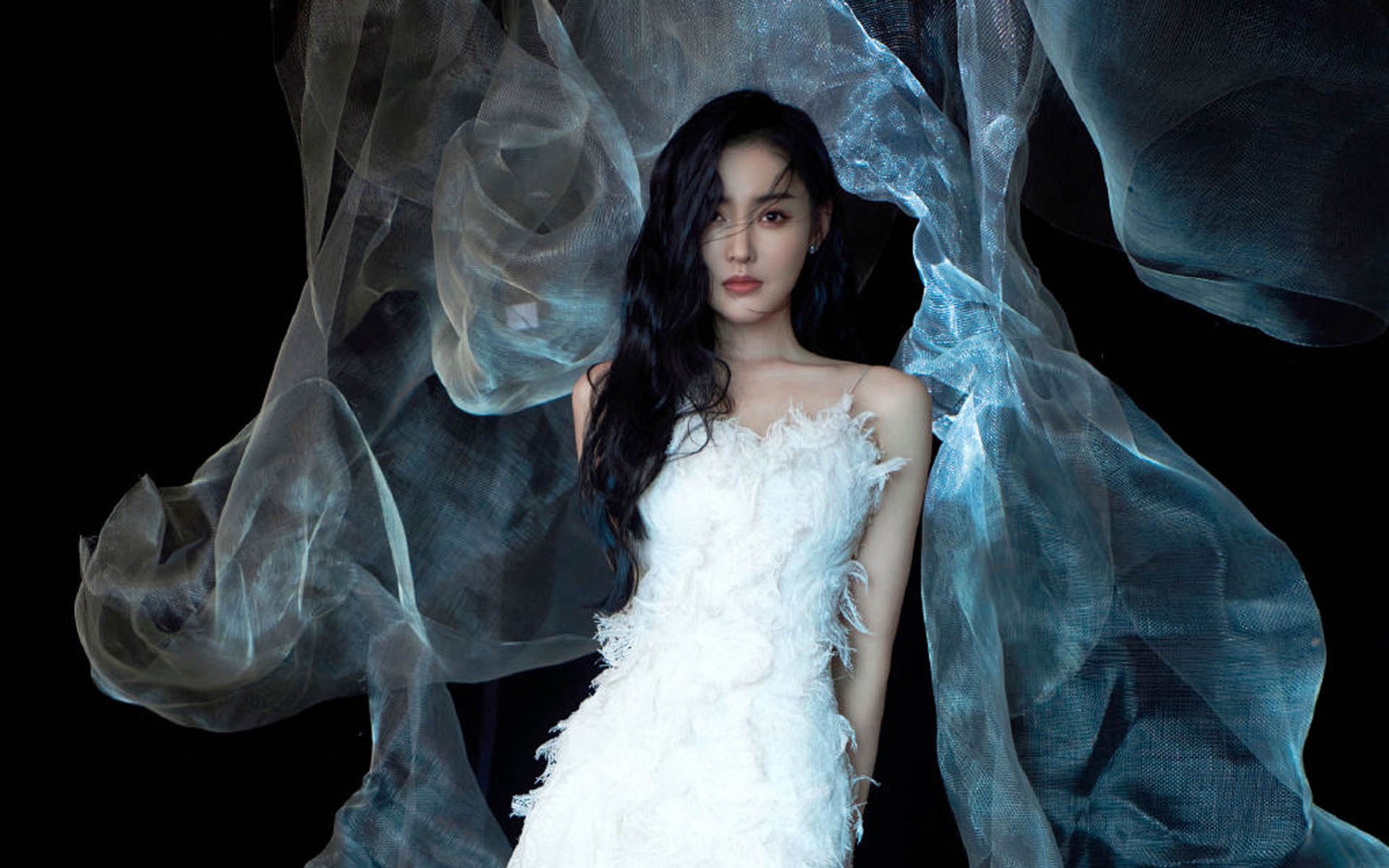 开云体育登录-绿茵场上的博弈,巴西用防守艺术锁死佛罗伦萨,罗德里在关键回合定乾坤