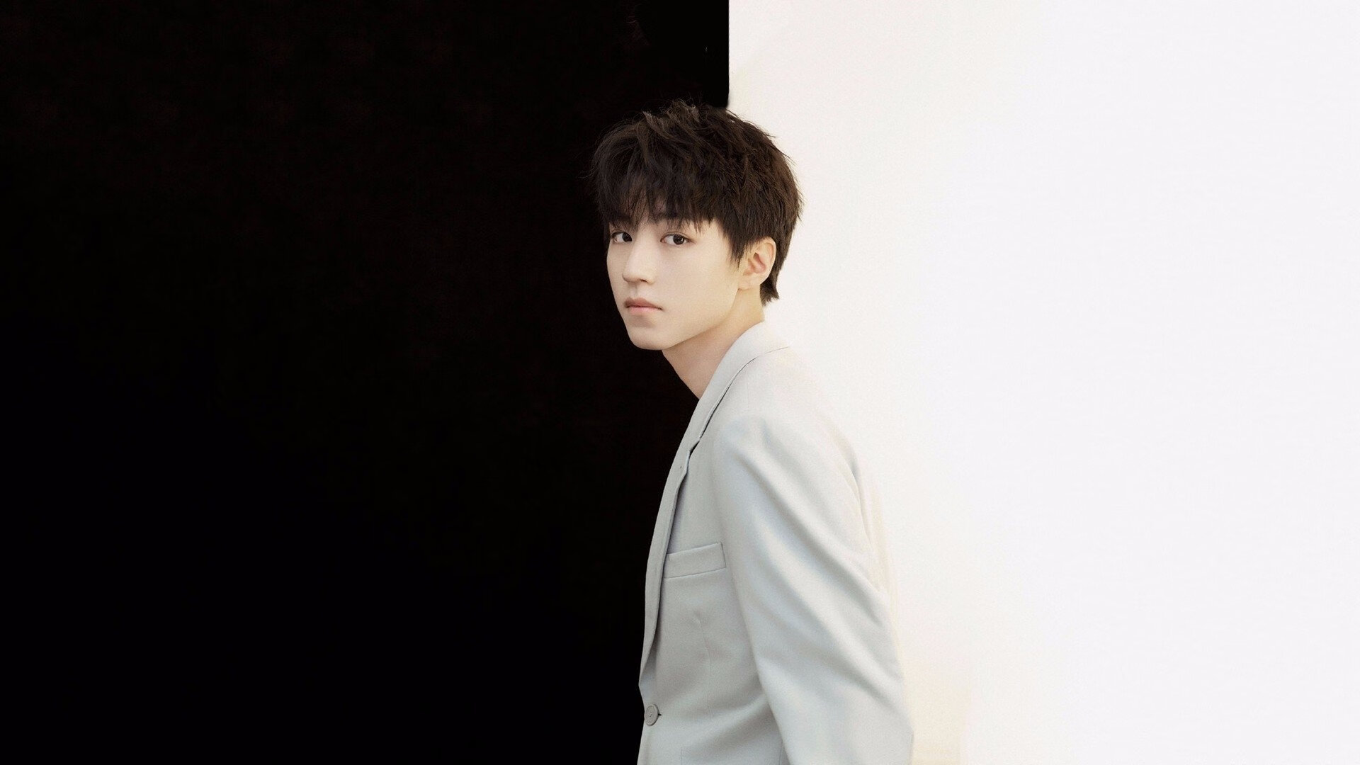 开云官网-李刚仁领军韩国告捷，乌克兰爆冷力克威尔士—双线赛事深度解析