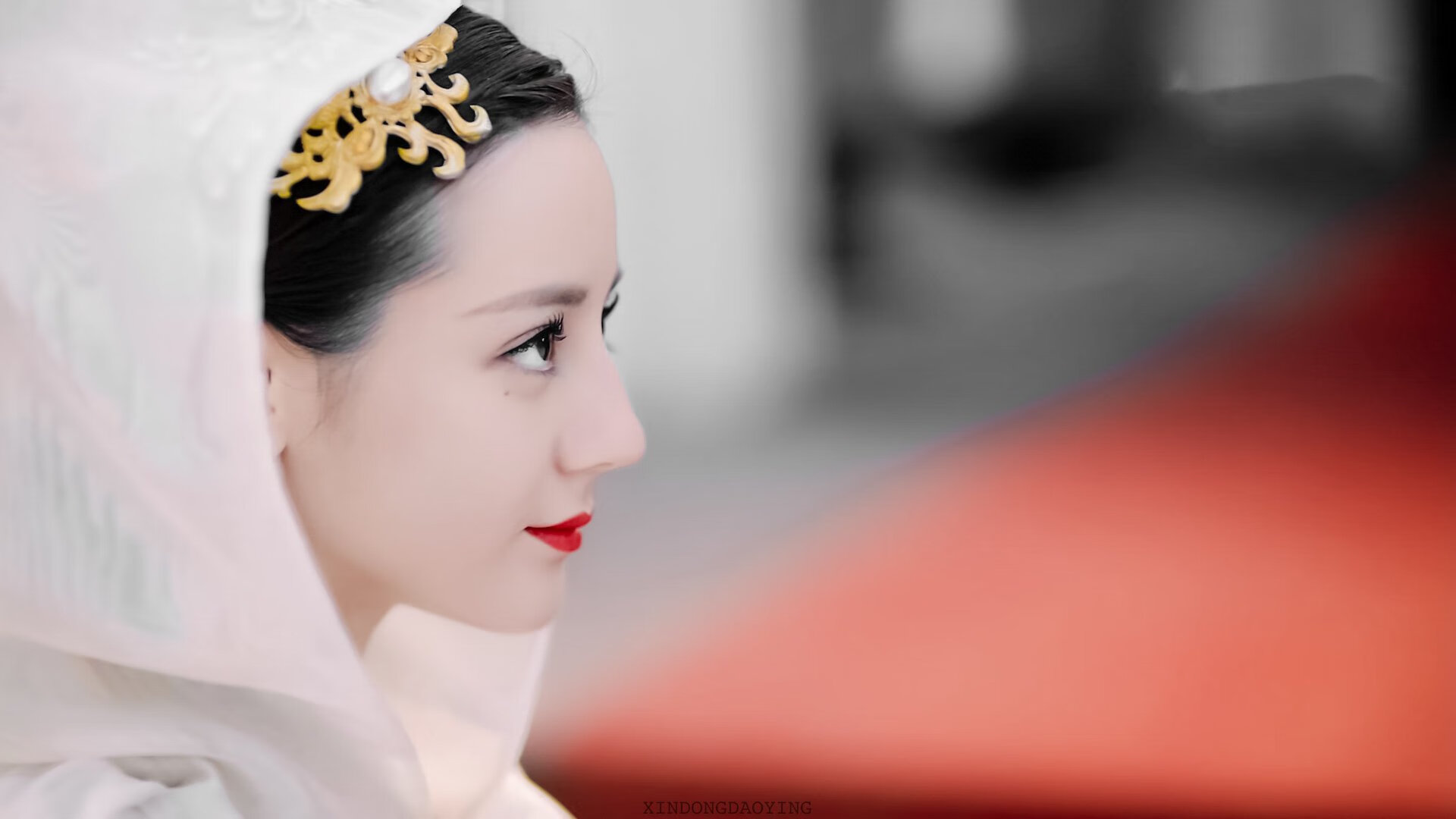 开云体育登录-杜兰特50分天神下凡,湖人惊险晋级,巨星与团队的季后赛辩证法