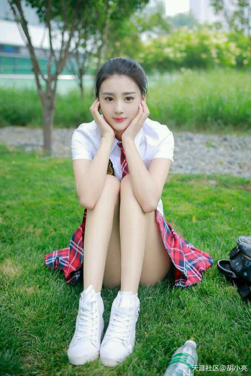 开云体育入口-赛场，压迫性与革命性—论尼克斯如何用战术驯服比赛，文班亚马如何用天赋定义未来